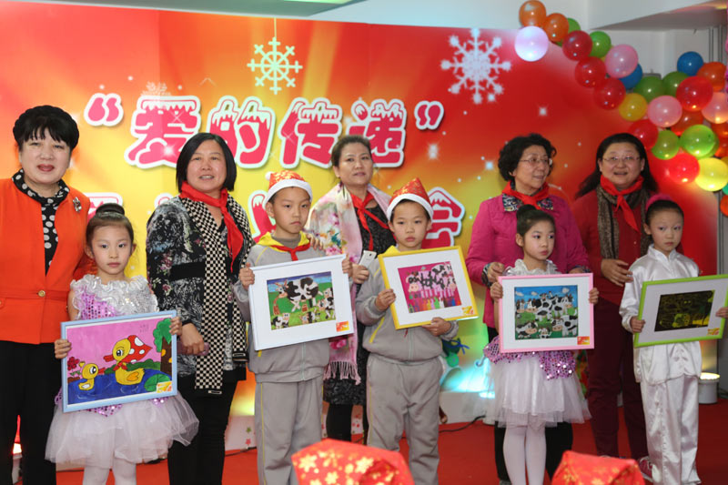 20131224գСаĴᡪΪԺװ  ŮҵЭ쵼ҵ